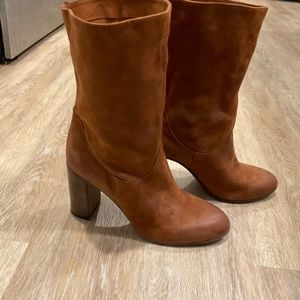 Free People Block Heel Suede Booties (39) Chestnut
